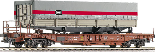 Standard deep-well flat car<br /><a href='images/pictures/Roco/66702.jpg' target='_blank'>Full size image</a>